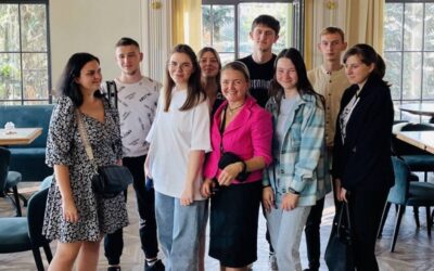 28 вересня у рамках роботи Центру кар’єрного консультування, здобувачі освіти групи ХТ-27-22 разом із викладачкою Наталією Рибак відвідали ресторан «Острів»