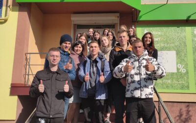 10 жовтня здобувачі освіти ДПТНЗ «Вінницьке вище професійне училище сфери послуг», що навчаються за професією «Агент з організації туризму. Адміністратор», в рамках роботи Центру кар’єрного консультування відвідали відділення «А-банку»