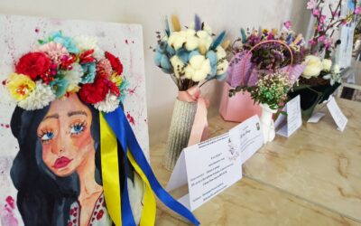 Всі квіти  українській жінці!